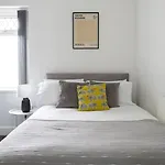 Spacious 4-Bedroom Apt | Pool Table