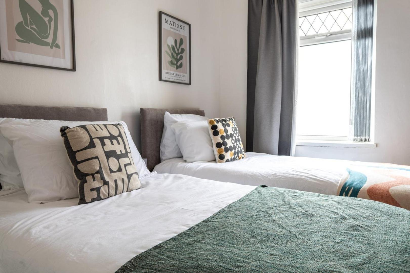 Spacious 4-bedroom | Pool Table Cardiff