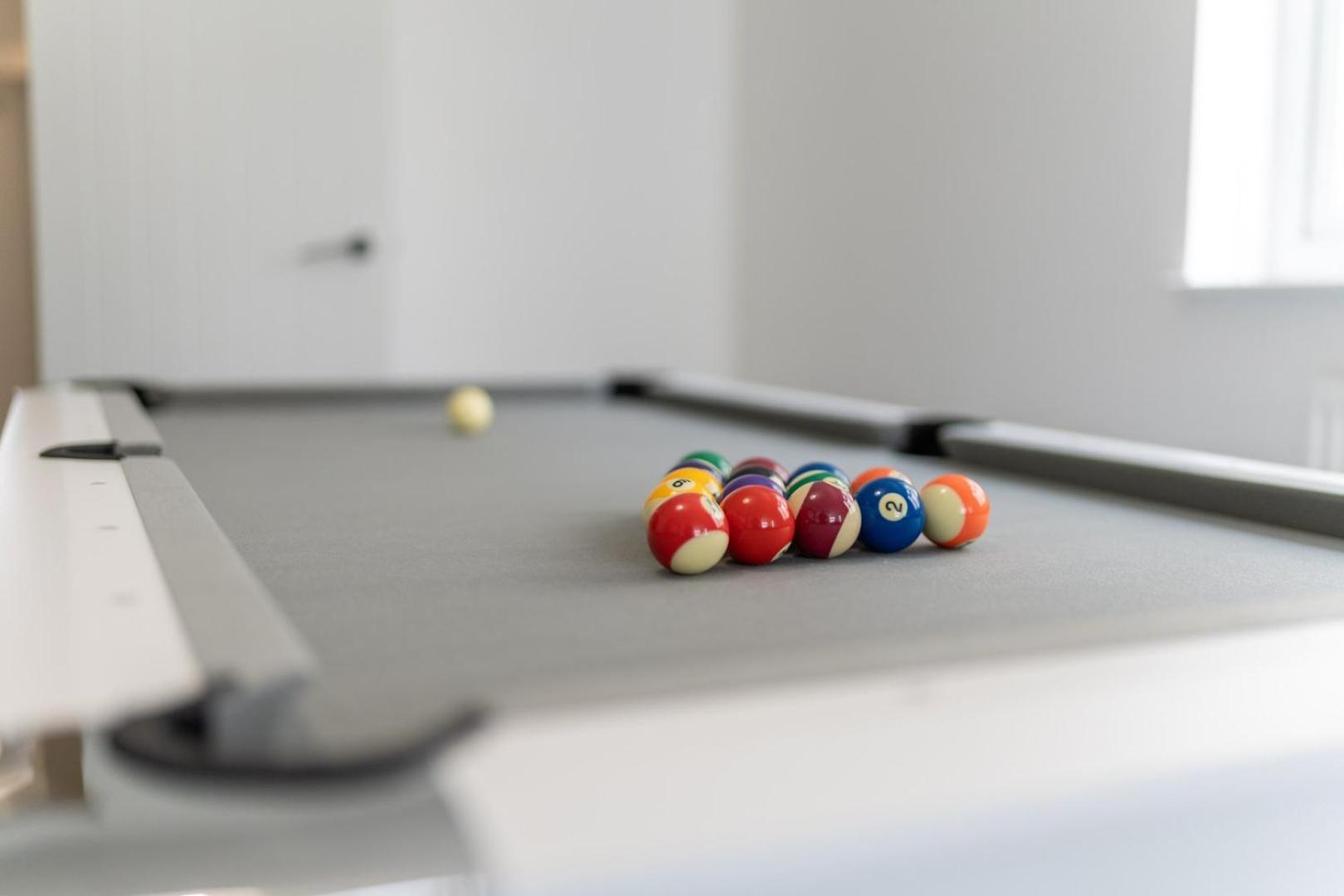 Spacious 4-bedroom | Pool Table Cardiff
