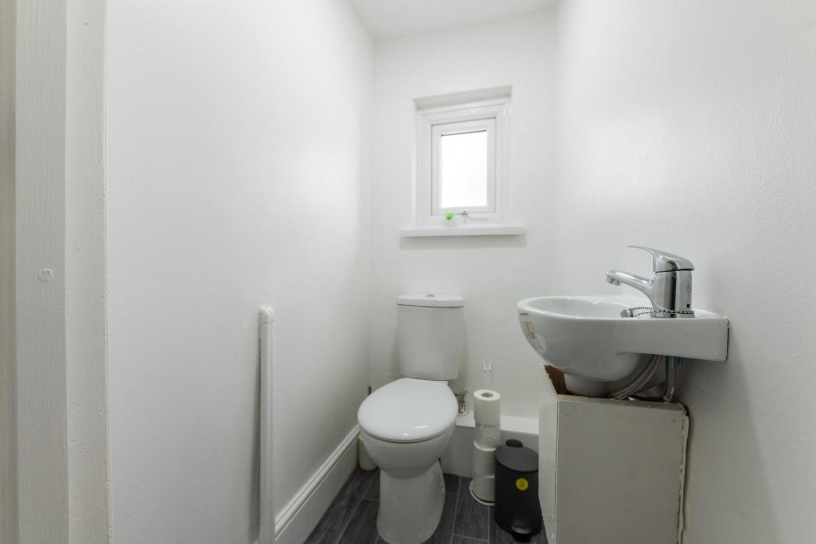 Guest house Spacious 4-bedroom | Pool Table *