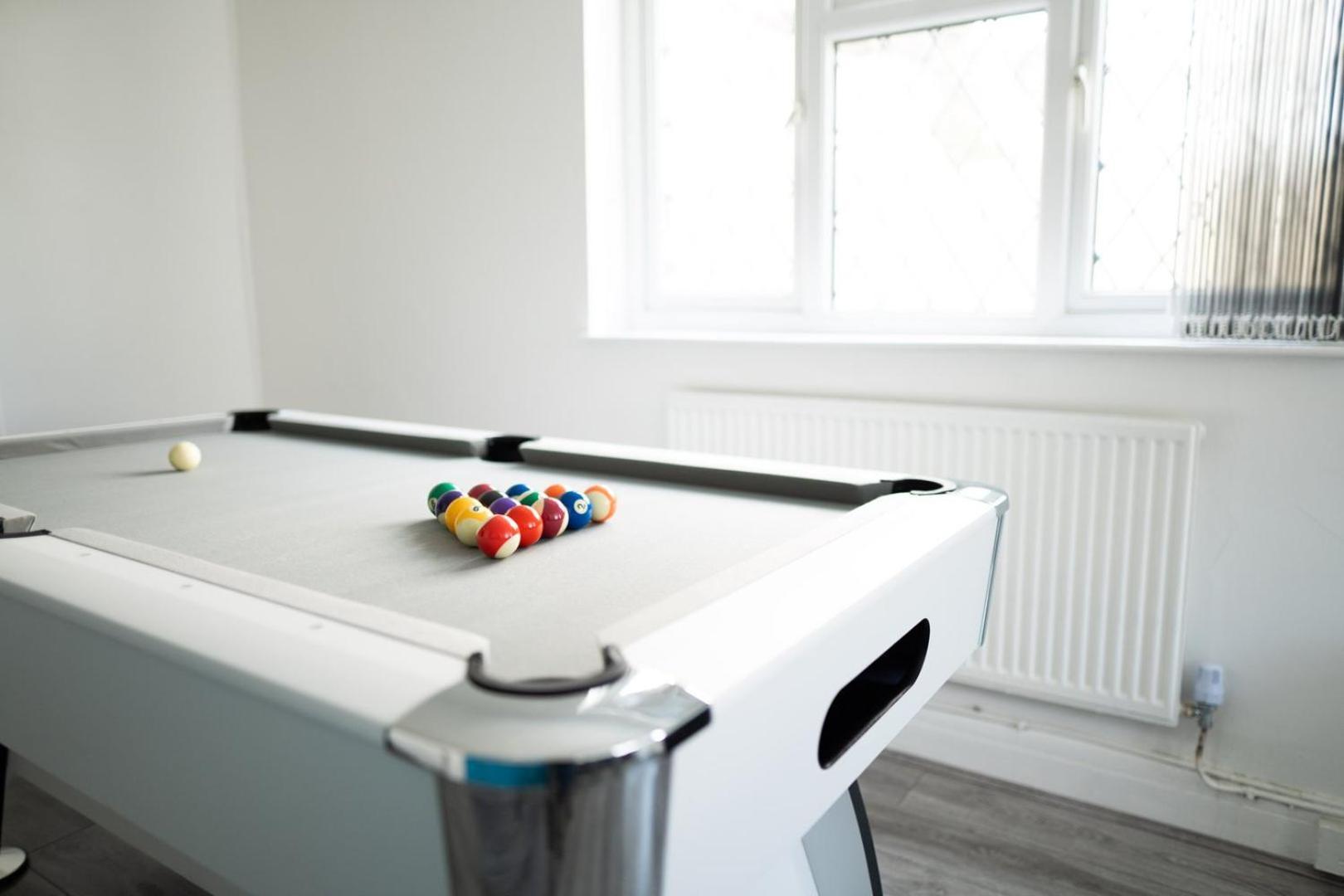 Spacious 4-bedroom | Pool Table *