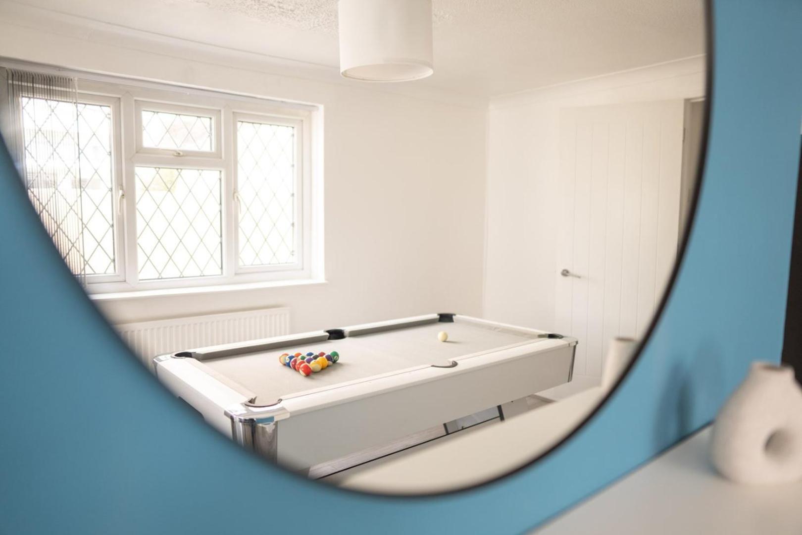 Spacious 4-bedroom | Pool Table Cardiff